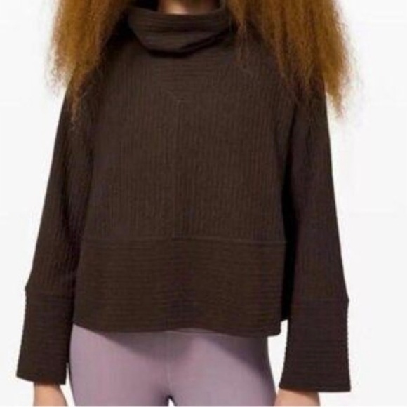 Lululemon Like New Retreat Yourself - Picture 2 of 12